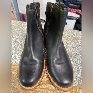 Clarks Black Ankle Boots with Tan Sole, only worn once!